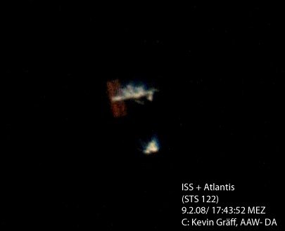 ISS und Atlantis kurz vorm Docking (STS-122)