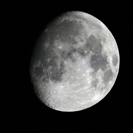 Der Mond, 3 Tage von Vorllmond, am 16.1.2011, aus Darmstadt, Quelle: Michael Khan